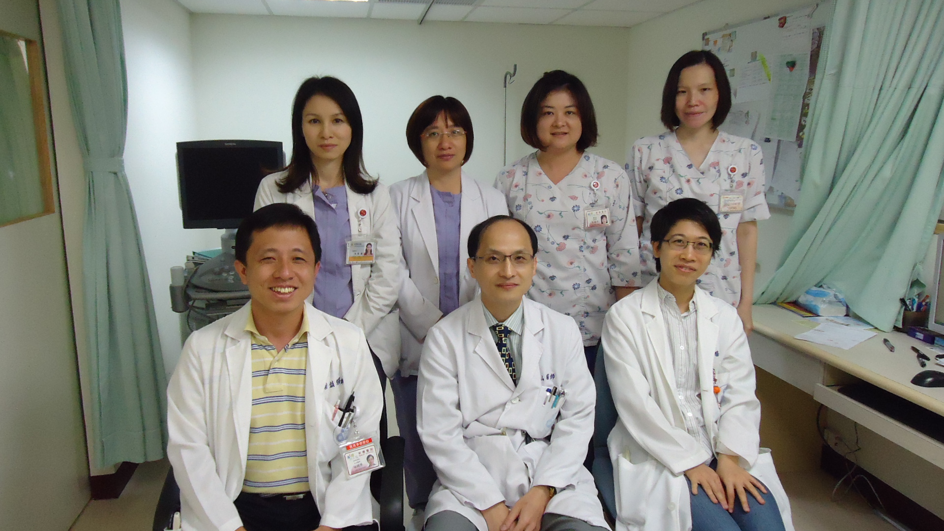 謝鎮陽醫師、陳滄山醫師與陳瑋芬醫師和專科護理師及腦波室團隊