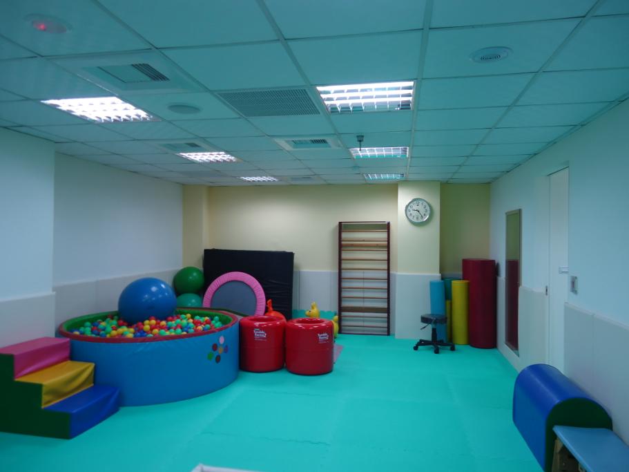 兒童治療室具有完善的感覺統合器材及各式玩具